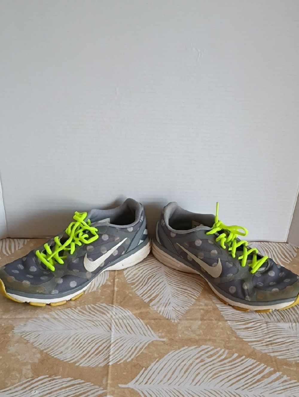 Nike Polka Dot Size 8 Sneakers